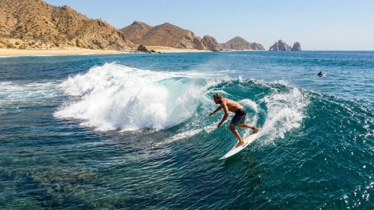 best summer waves in Los Cabos